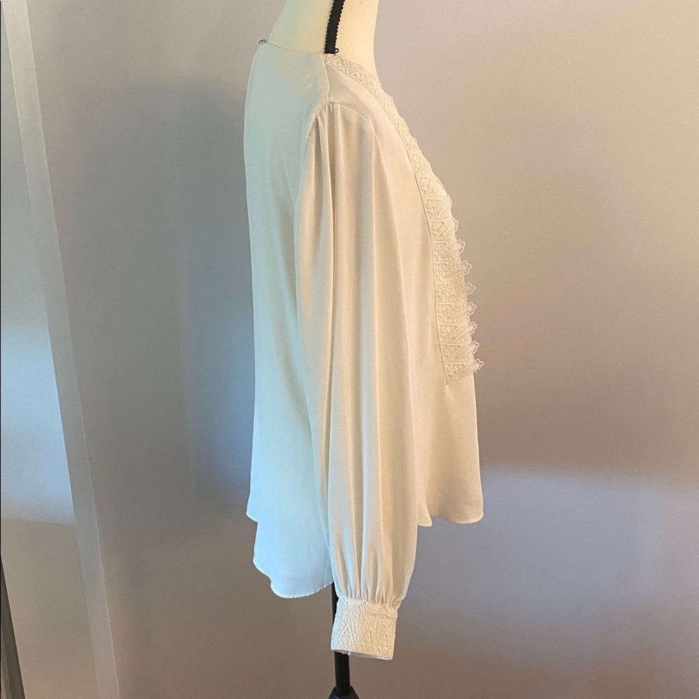 WHBM ivory lined embroidery front & cuffs small blouse - Picture 6 of 10